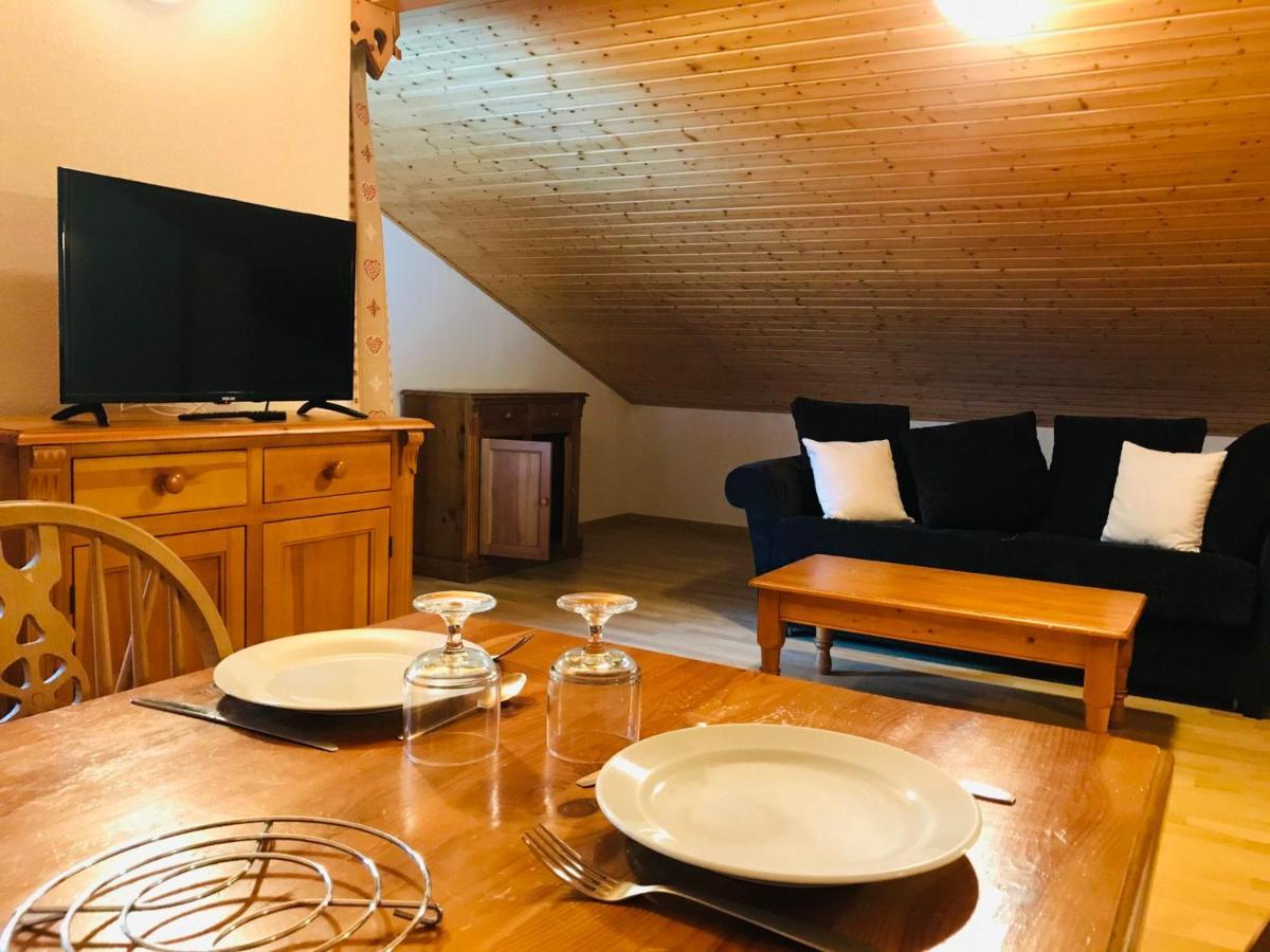 Studio Mansarde Avec Balcon, Piscine Et Parking Souterrain A Samoens - Fr-1-629-92 Exterior foto